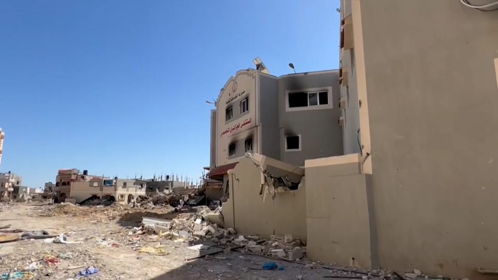 الاحتلال يدمر المستشفى الجزائري شرقي خان يونس ويخرجه عن الخدمة