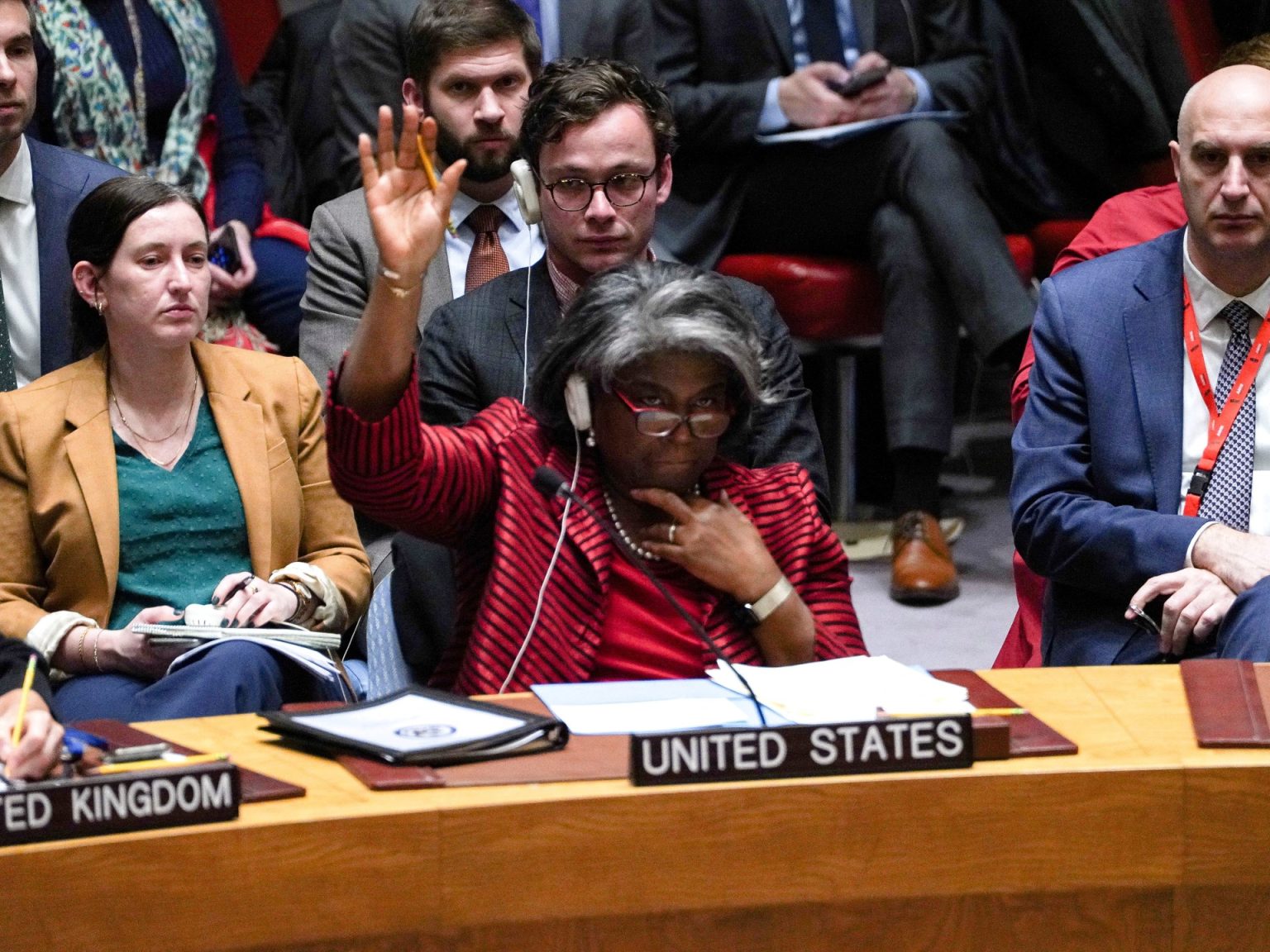 كاتب أميركي: واشنطن تحاول كسب الوقت لصالح استمرار المجازر الإسرائيلية