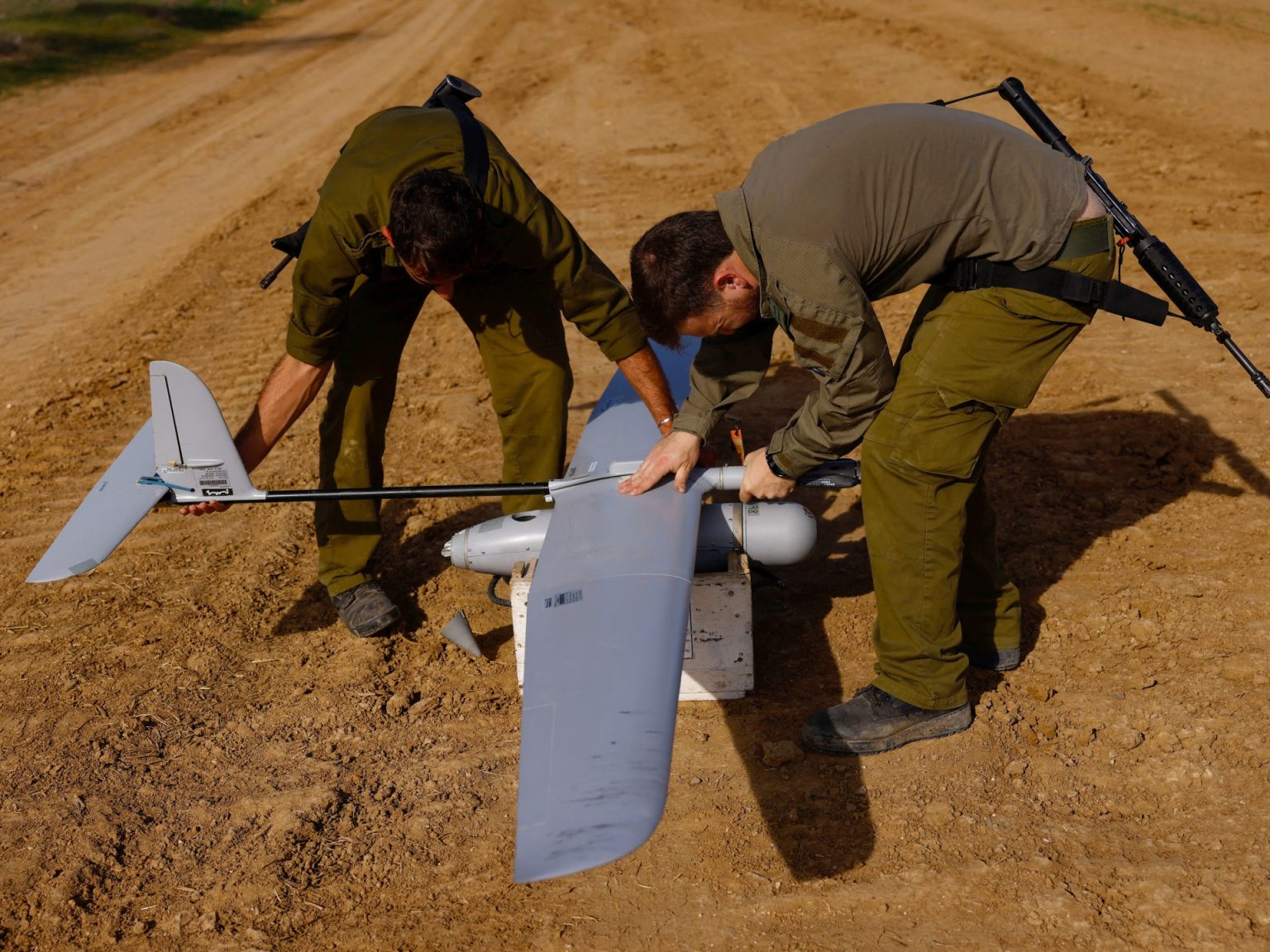 سلاحه الحديث لقتل سكان غزة.. ما قصة مُسيّرات الاحتلال المضللة؟