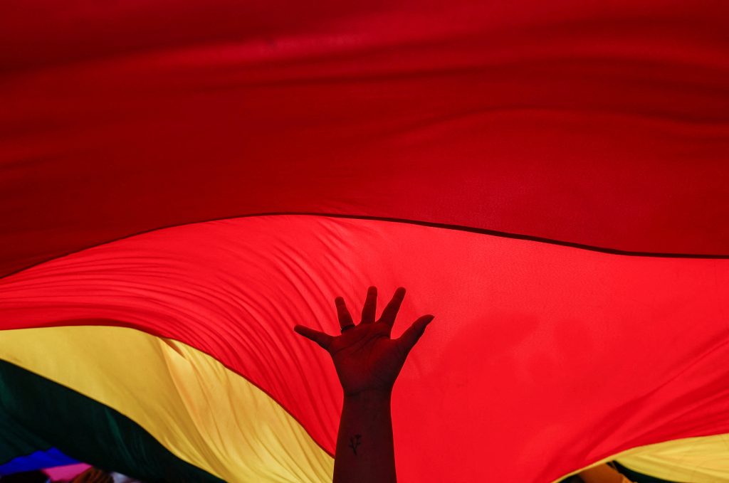 العراق يرجئ التصويت على مشروع قانون يقضي بإعدام المثليين