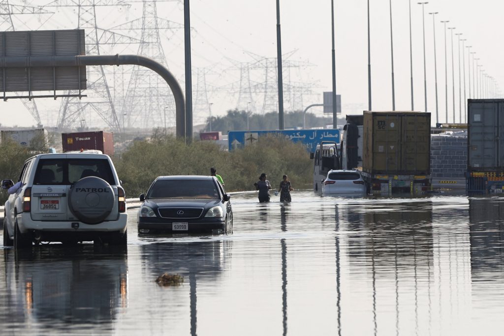الإمارات تستعد لأمطار جديدة.. ماذا يقول خبراء الأرصاد؟