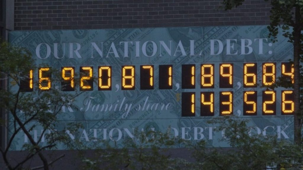 أكبر عدو لأميركا ليس الصين أو روسيا بل ديونها الكبيرة