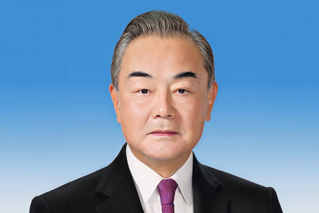 وزير الخارجية الصيني للجزيرة: نرفض أي تهجير قسري للفلسطينيين بغزة