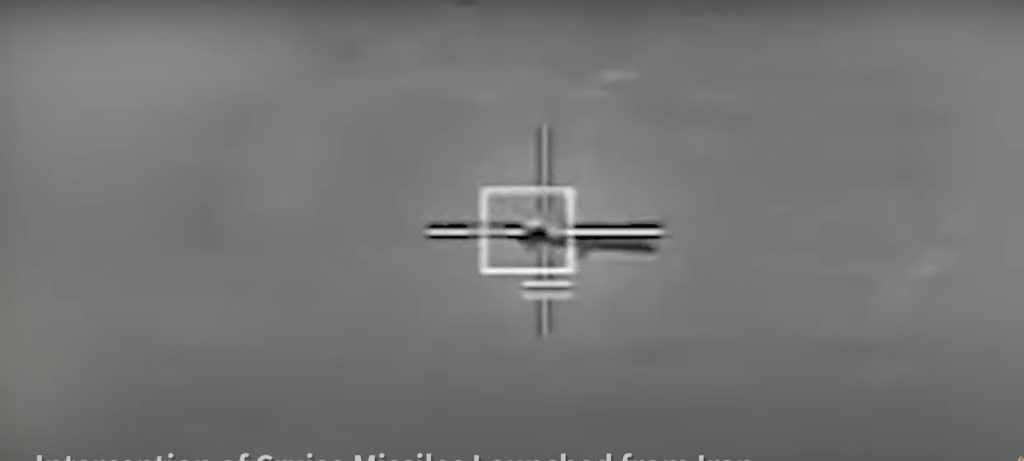 اعتراض مسيرات وصواريخ إيرانية.. الجيش الإسرائيلي ينشر لقطات جديدة