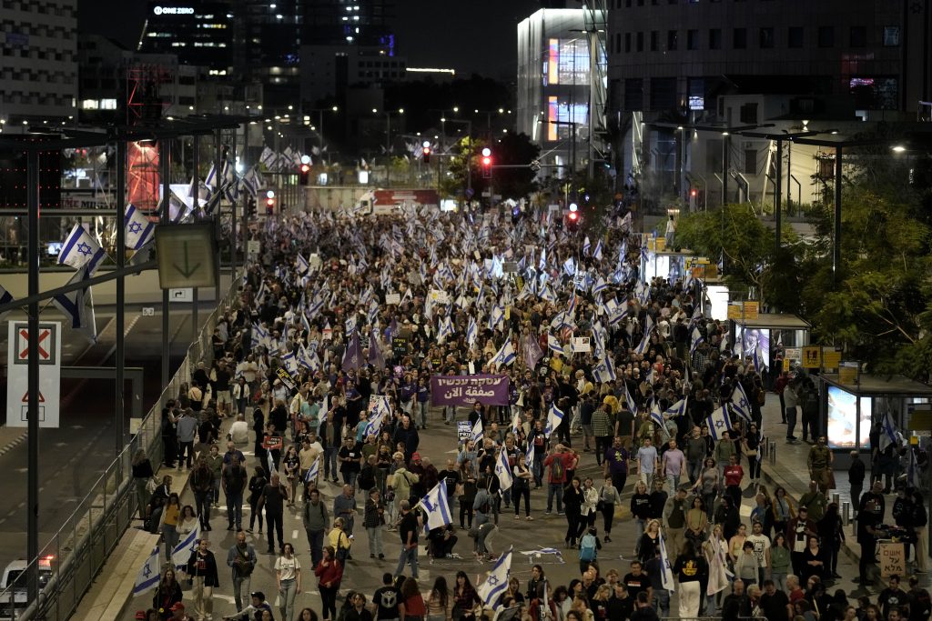 احتجاجات ضد حكومة نتانياهو تطالب بانتخابات جديدة