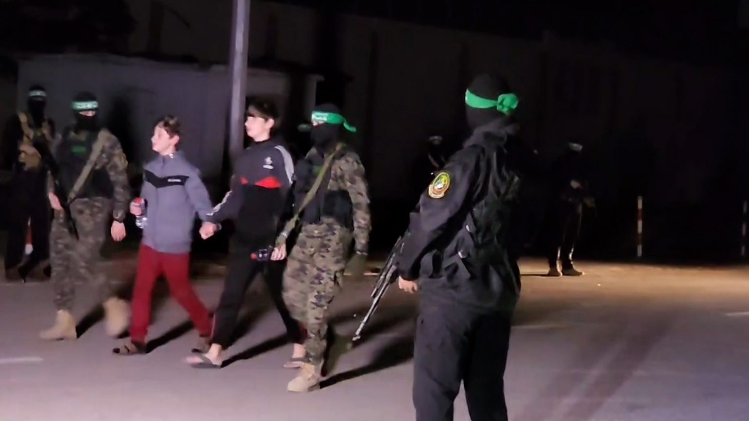 القاهرة تسعى لتحريك مفاوضات الهدنة وحماس تؤكد التمسك بموقفها