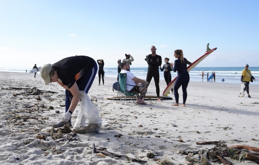 الكوكب مقابل البلاستيك”.. العالم يحتفل بـ”يوم الأرض