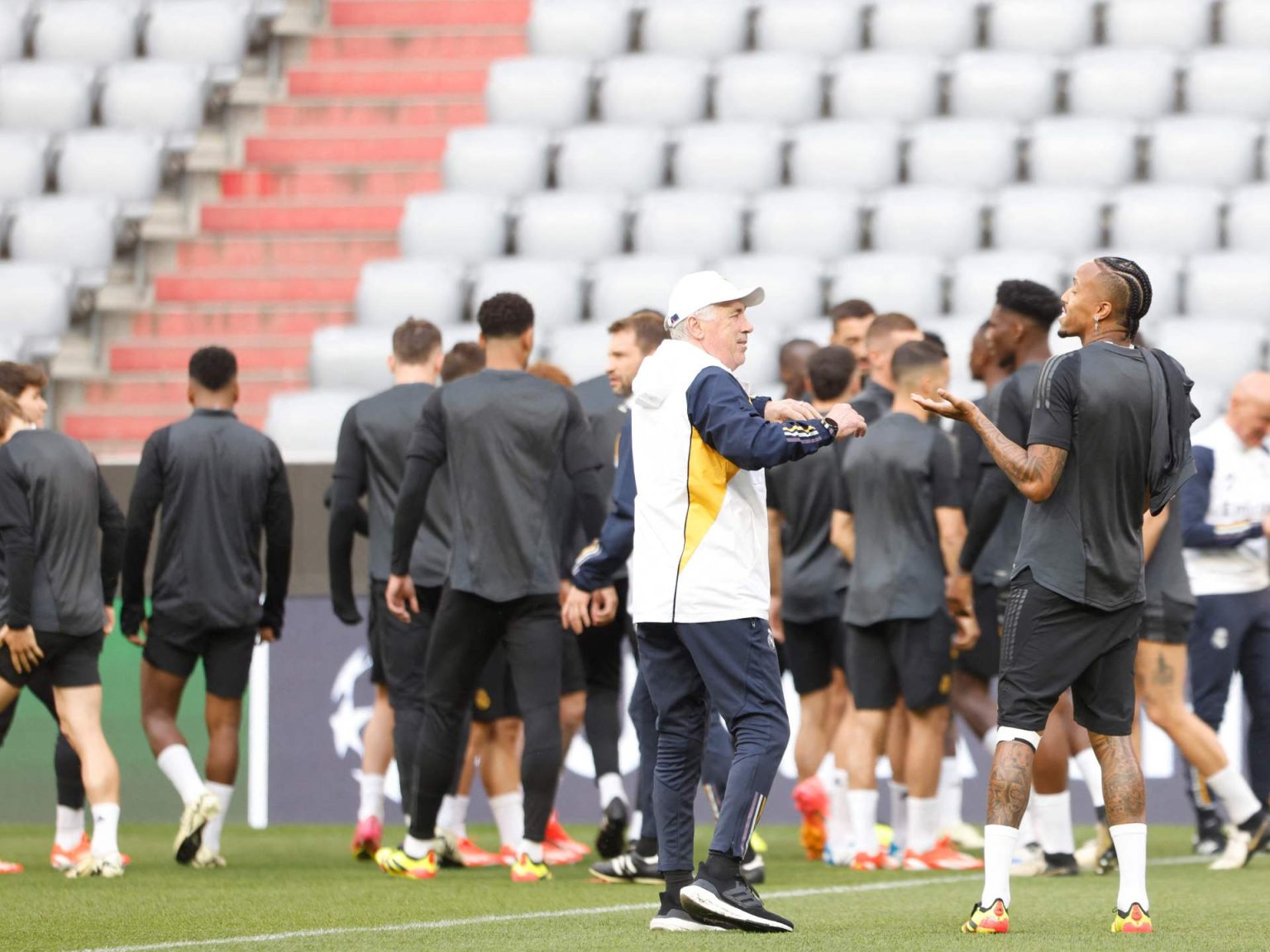 أنشيلوتي يحذر: الجميع يعلم قدرات ريال مدريد في دوري أبطال أوروبا