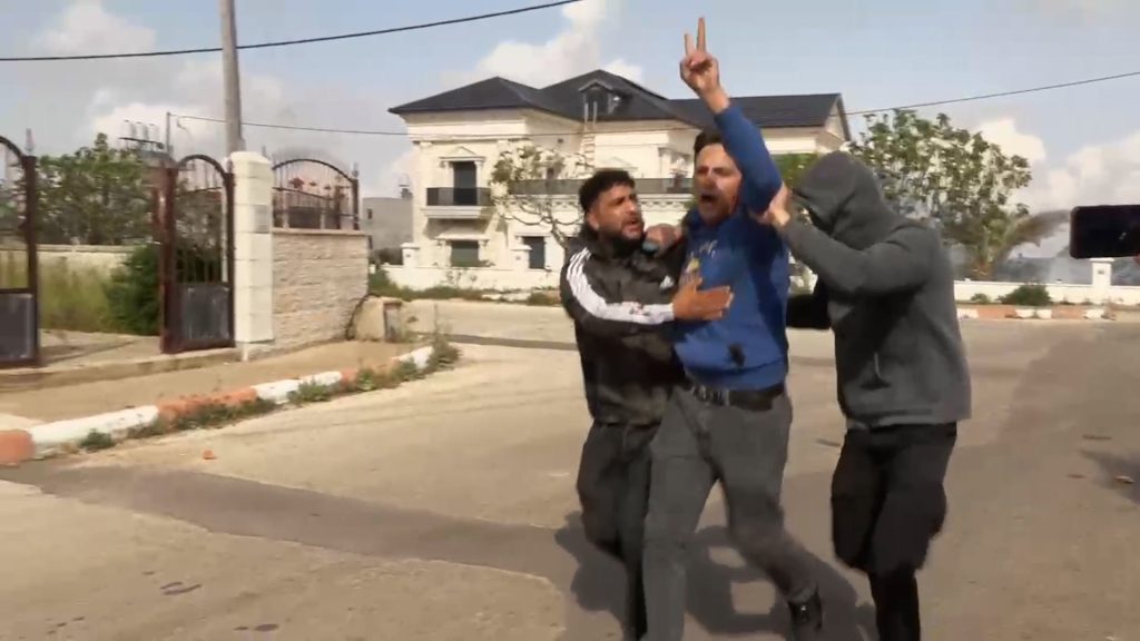 “بانوراما الجزيرة نت” الضفة الغربية.. اقتحامات الأقصى وتصاعد المقاومة