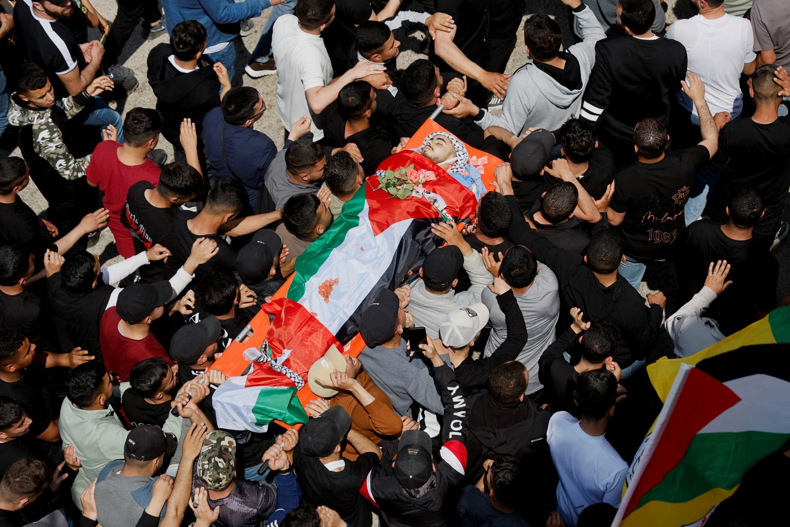 جنود إسرائيليون ومستوطنون مسلحون يقتلون 3 فلسطينيين في الضفة الغربية