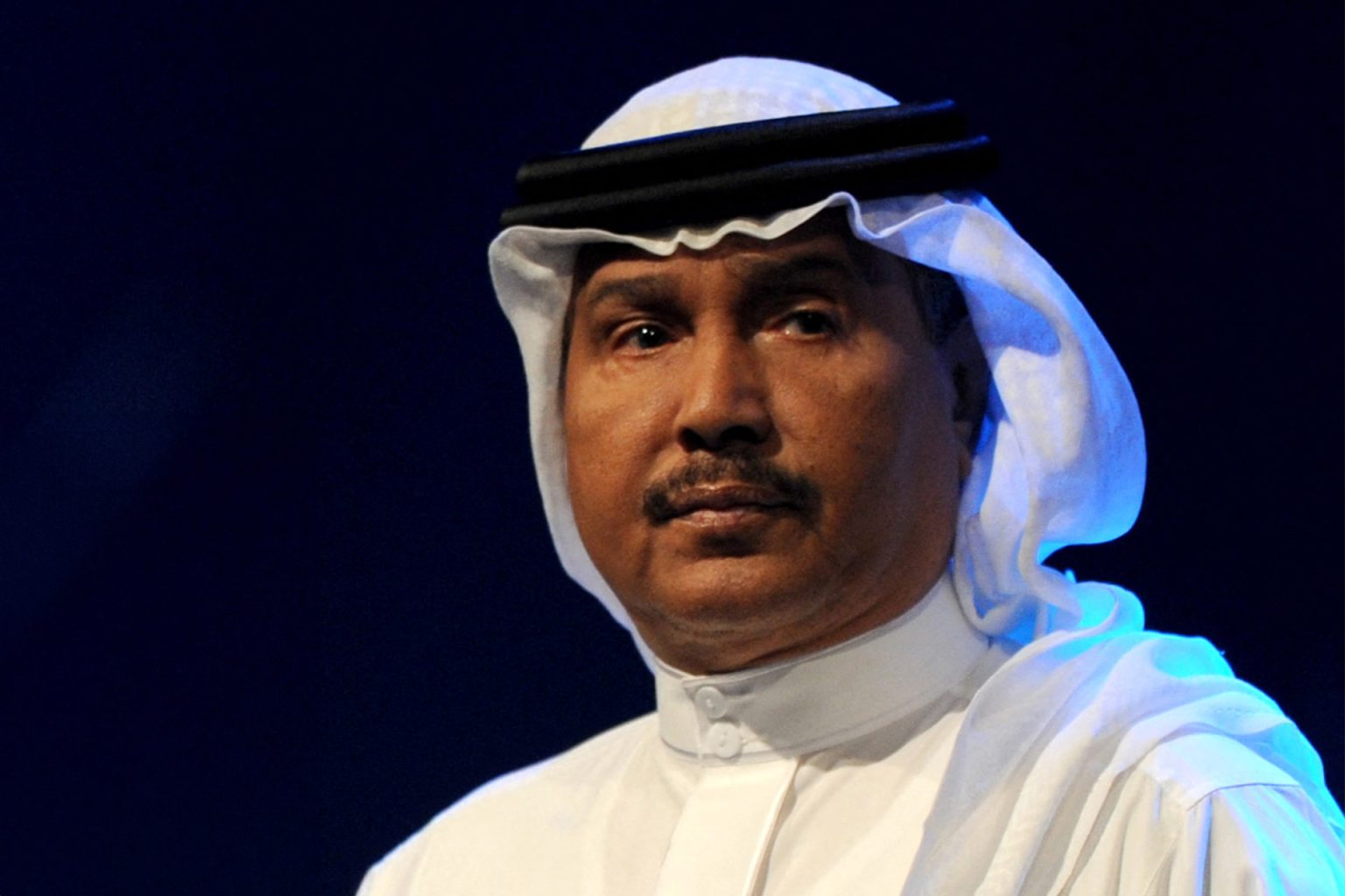 “فنان العرب” محمد عبده يعلن إصابته بالسرطان