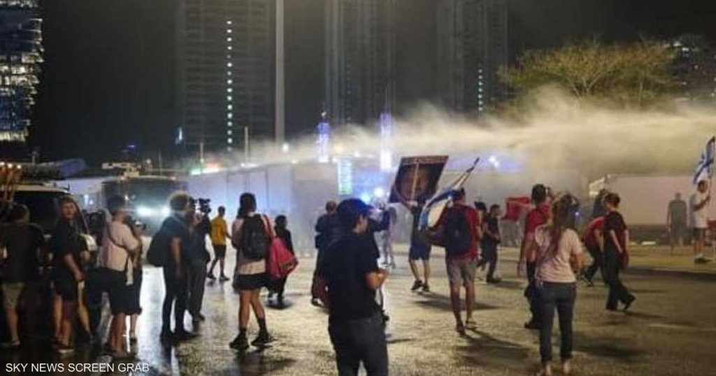 بالفيديو.. اشتباكات وإصابات في مظاهرات ضد حكومة نتنياهو