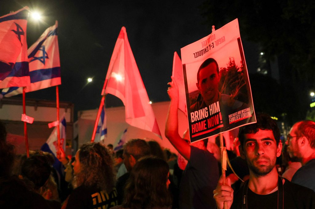 استطلاع رأي: غالبية الإسرائيليين يفضلون صفقة رهائن على اجتياح رفح