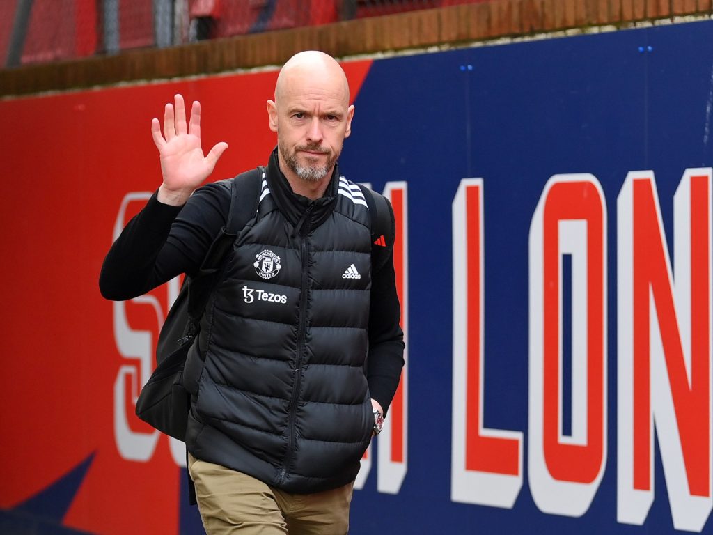 هل حان وقت رحيل تين هاغ عن مانشستر يونايتد بعد سقوطه أمام كريستال بالاس؟