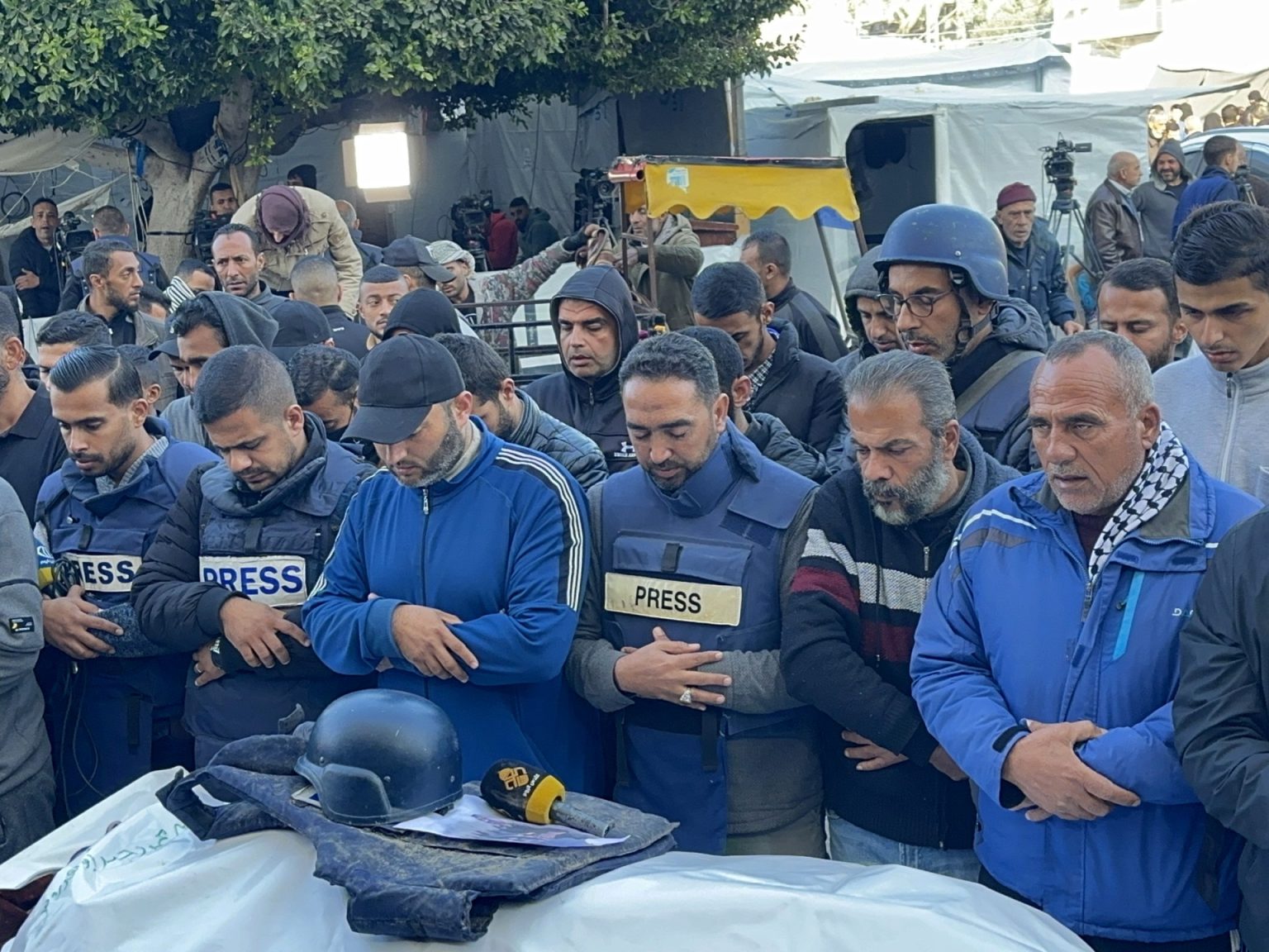 اليونسكو تمنح جائزتها لحرية الصحافة للصحفيين الفلسطينيين في غزة