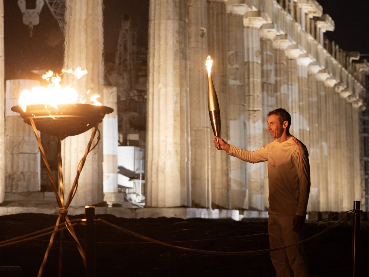 تصنيع شعلة أولمبياد 2024 من “الخردة” وغسالات الملابس