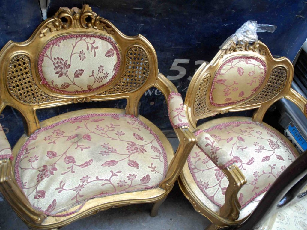 تجديد الأثاث القديم.. طريق المصريين للهروب من “نار الأسعار”