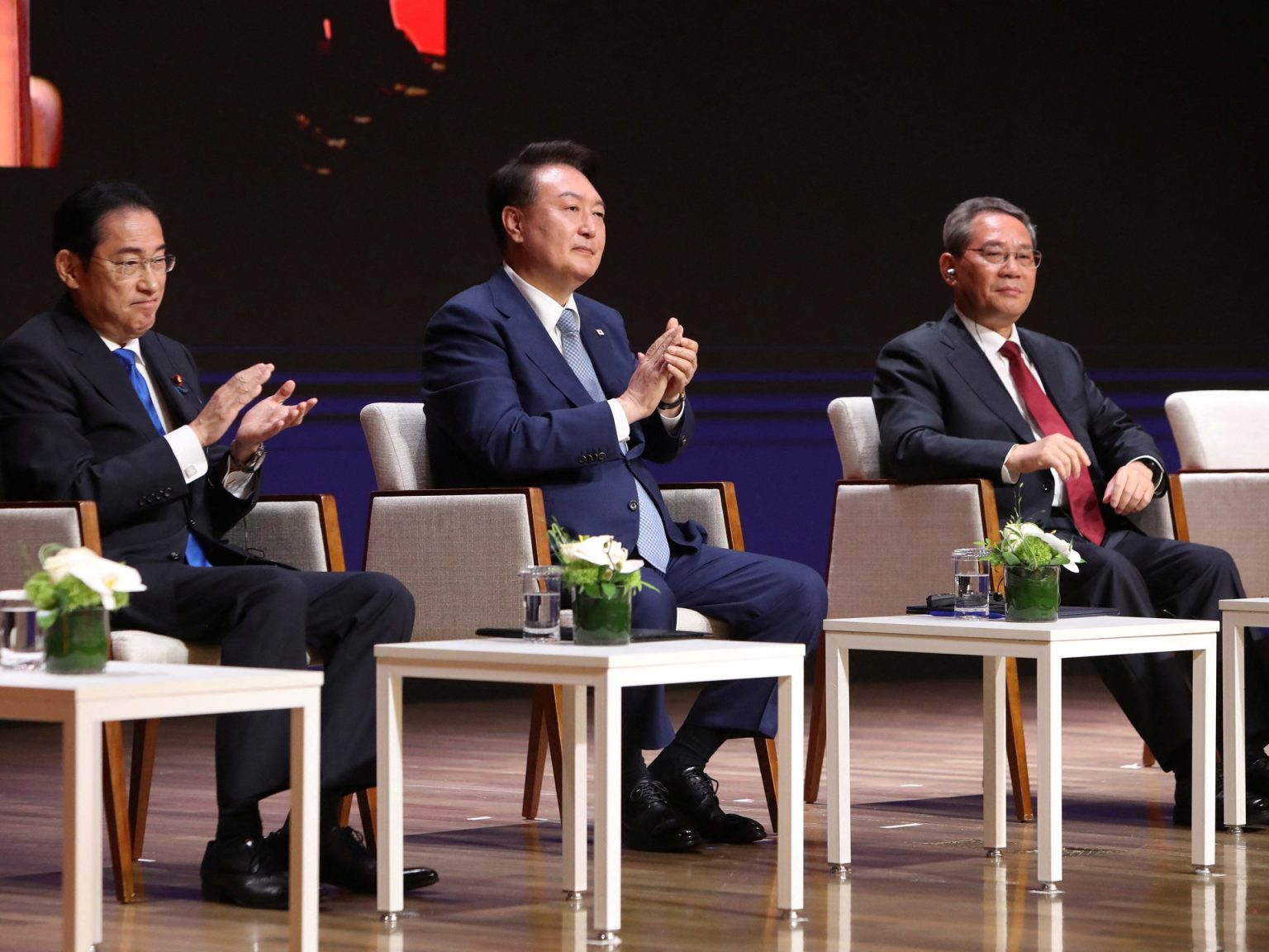 الصين تدعو كوريا الجنوبية واليابان لرفض الانفصال الاقتصادي