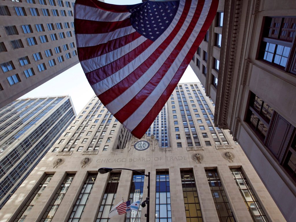 الفدرالي الأميركي يبقي أسعار الفائدة ثابتة سعيا لترويض التضخم