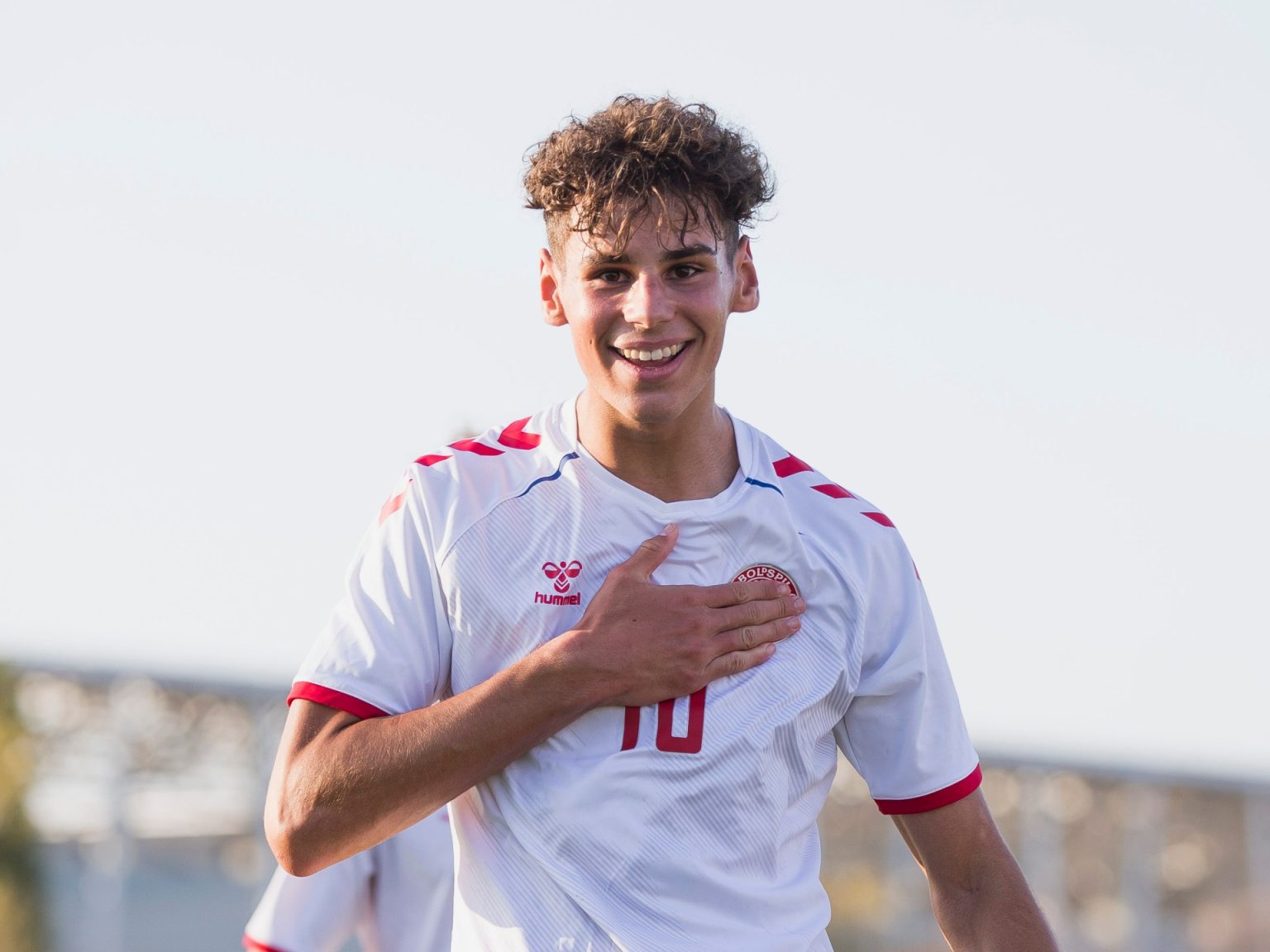 أمين شياخة.. موهبة دانماركية من أصول جزائرية مطلوب من كبار أوروبا