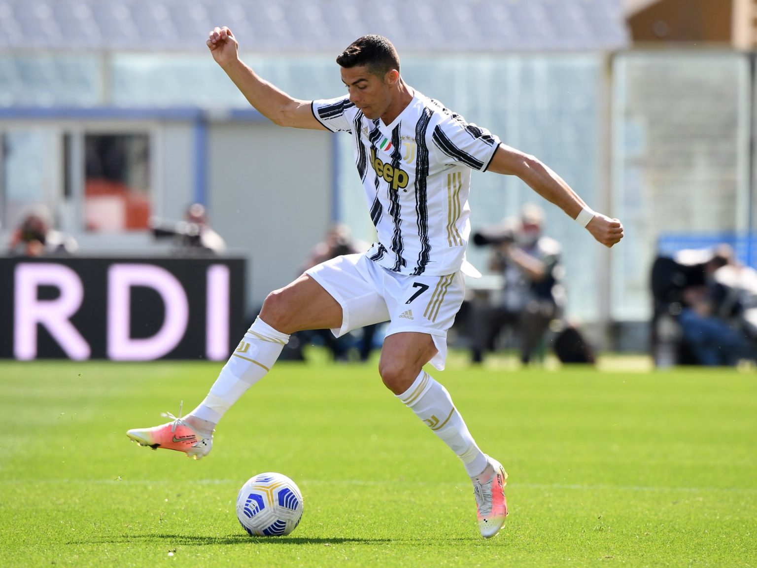 لتجنب دفع الملايين.. يوفنتوس يطعن في حكم رونالدو