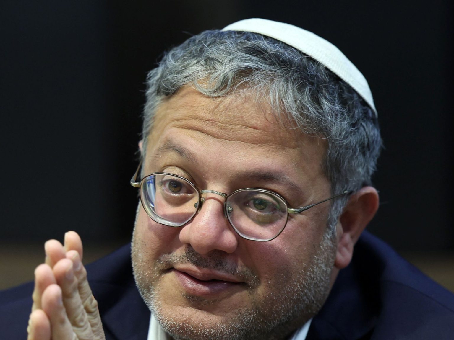 “قائد صغير ومخادع كبير”.. بن غفير يهاجم غانتس بعد إنذاره للحكومة