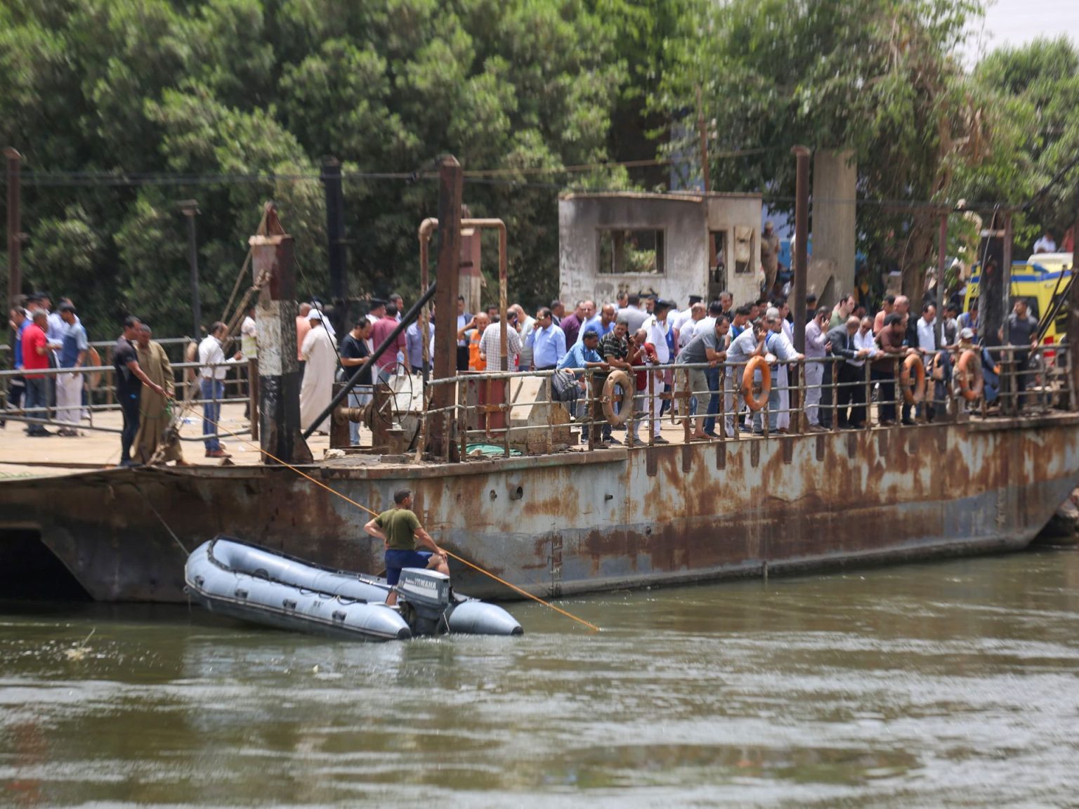 مصرع 10 نساء إثر سقوط حافلة في نهر النيل بالجيزة