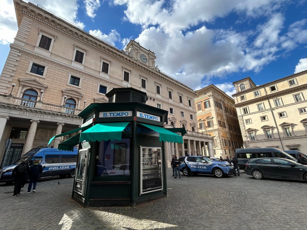 أكشاك بيع الصحف زيّنت الشوارع لعقود وقد تختفي أمام الصحافة الرقمية