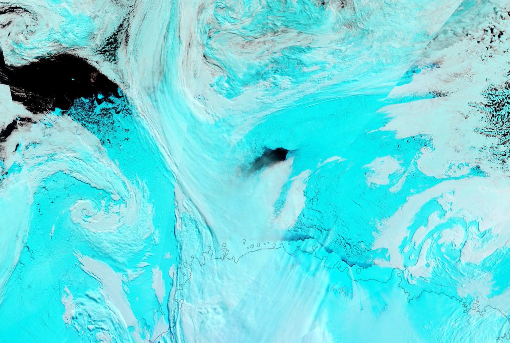 لغز دام نصف قرن.. علماء يكشفون سر ثقب عملاق في القطب الجنوبي