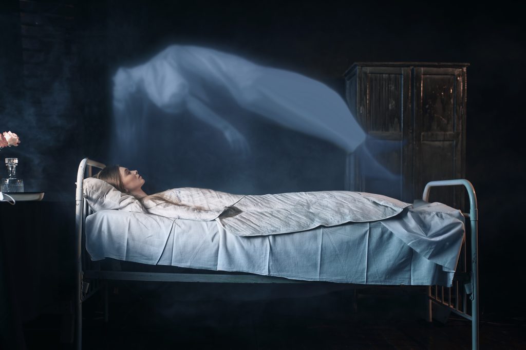 هل يتكرر حلم “موتك” أثناء النوم؟ إليك التفسير النفسي