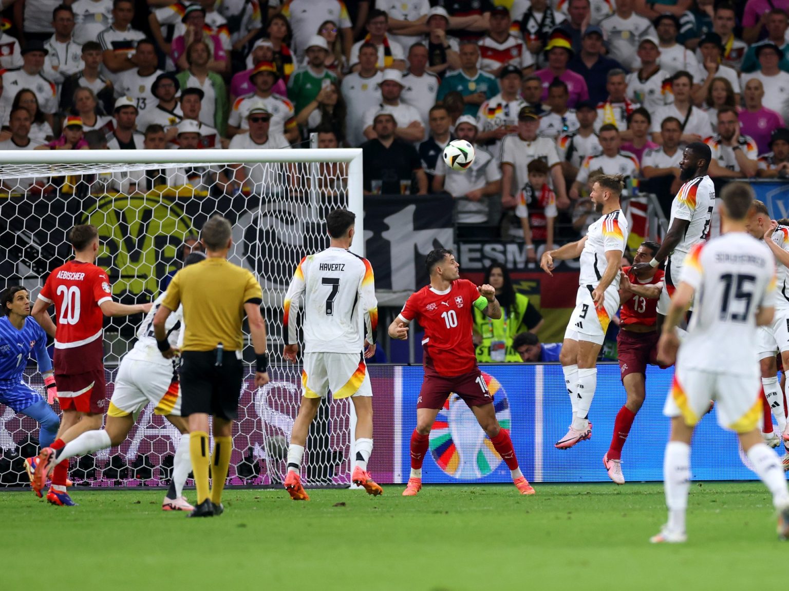 شاهد.. ألمانيا تحسم الصدارة بتعادل مثير مع سويسرا والمجر تهزم أسكتلندا