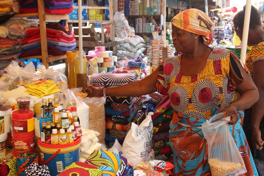 غانا.. المرأة تسيطر على 85% من سوق العمل