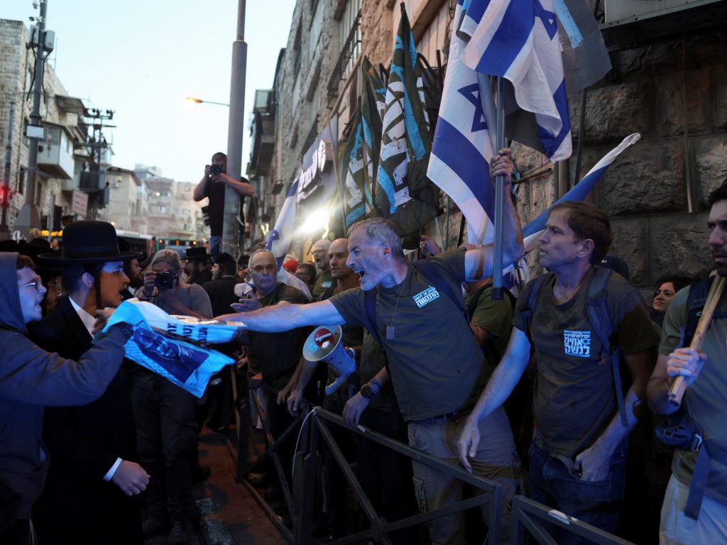 جيروزاليم بوست: هل تكون موازنة 2025 برميل بارود يفجر المجتمع الإسرائيلي؟