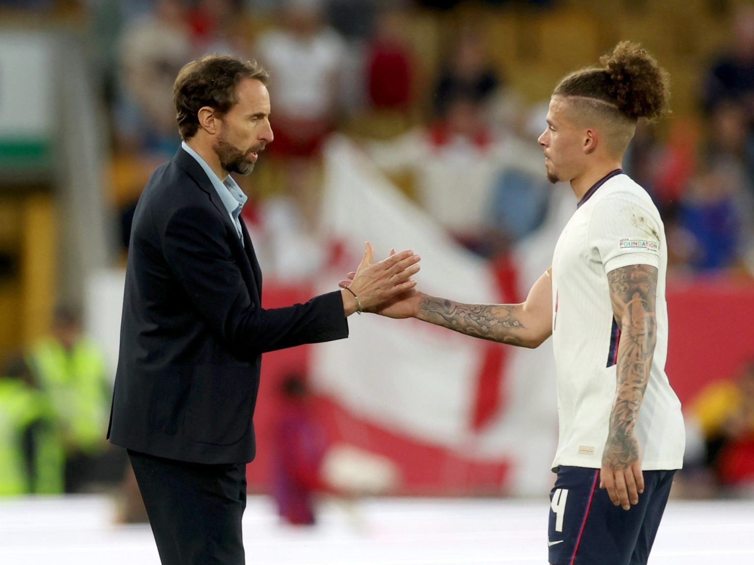 “مهينة”.. أساطير إنجلترا ينتقدون تصريحات ساوثغيت بخصوص فيليبس