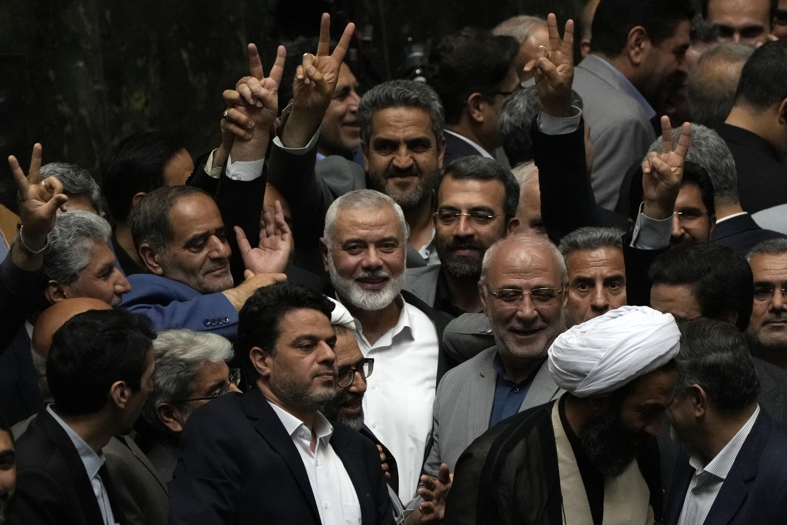أول تعليق إماراتي رسمي بعد مقتل هنية في طهران