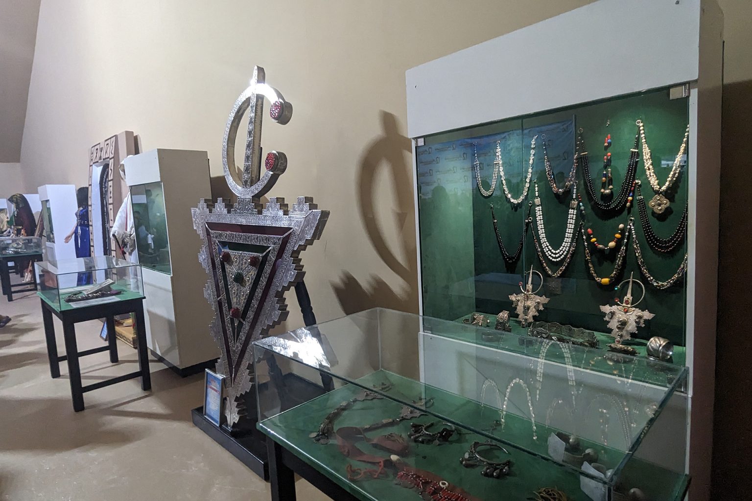 معرض الفضة في تيزنيت جسر اقتصادي بين المغرب وأفريقيا