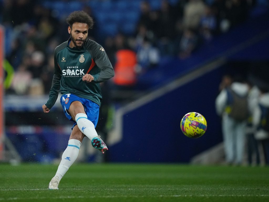 انتقاما من إدارته.. مهاجم سابق لبرشلونة يسعى لشراء نادي إسبانيول