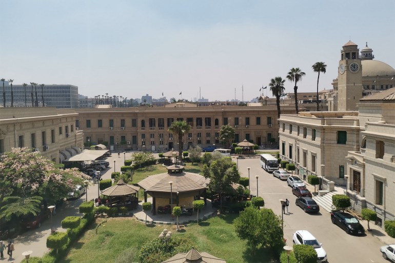 _صورة5 تخرج مؤثرون في تخصصات مختلفة من جامعة القاهرة-تصوير المراسل (2)