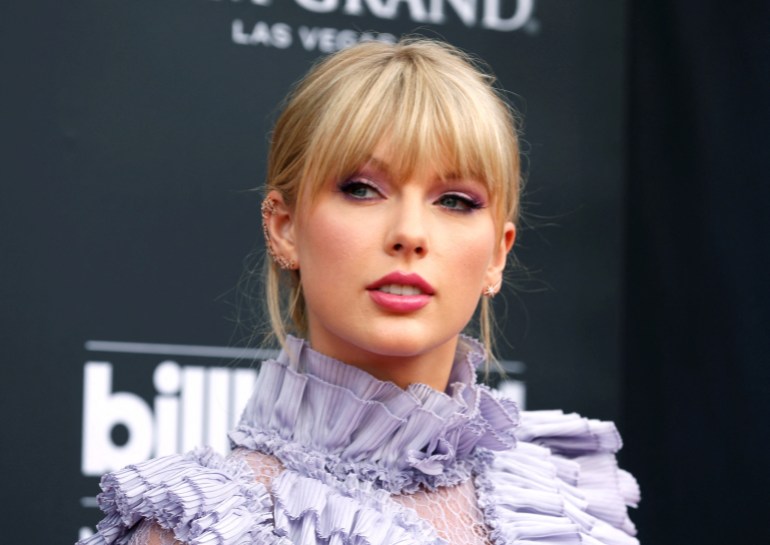 FILE PHOTO: FILE PHOTO: 2019 Billboard Music Awards- Arrivals - Las Vegas, Nevada, U.S., May 1, 2019 - Taylor Swift. REUTERS/Steve Marcus/File Photo - RC190D24AEC0/File Photo