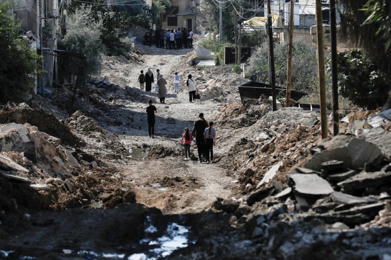 فاطمة محمود جنين فلسطين الجزيرة نت _ أهالي الحي الشرقي يعودون لتفقد منازلهم بعد انسحاب الجيش الاسرائيلي منه