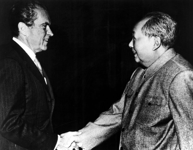 Editorial use only. No book cover usage. Mandatory Credit: Photo by Everett/Shutterstock (421870m) Richard Nixon, Mao Zedong in China, 1972