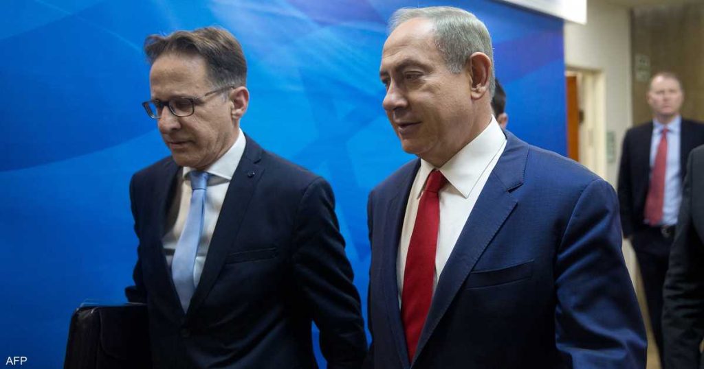 فضيحة بمكتب نتنياهو.. توثيق “مخجل” مقابل وثائق