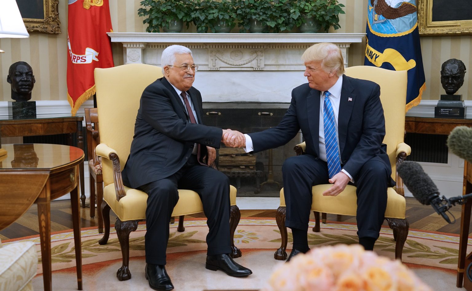 بعد عودة “الدفء” مع عباس.. هل ينجح ترامب بإنهاء حرب غزة؟