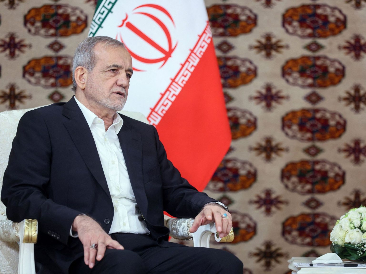 الرئيس الإيراني: وقف إطلاق النار قد يؤثر في ردنا على الهجوم الإسرائيلي
