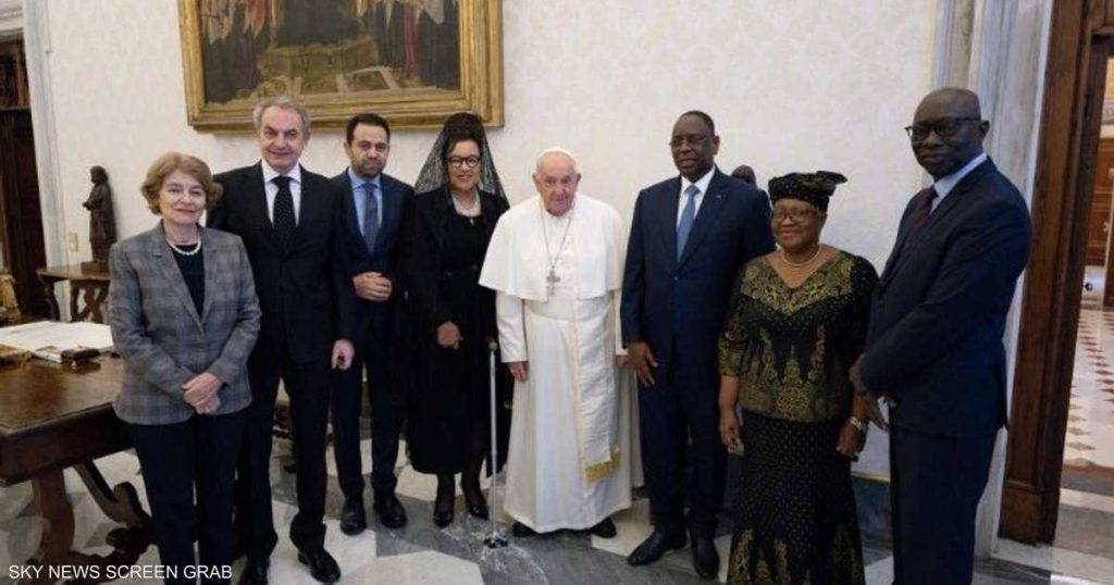 البابا فرنسيس بحث السلام مع لجنة جائزة زايد للأخوة الإنسانية