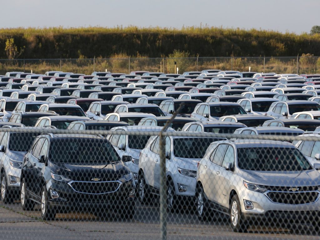 صناعة السيارات الأميركية أولى ضحايا رسوم ترامب