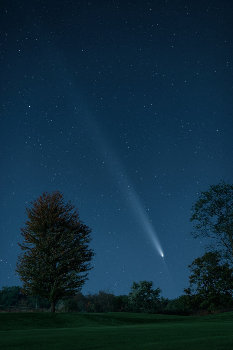 Tonight C/2023 A3 Tsuchinshan–ATLAS made a brief but memorable appearance after sunset and before the full moon overpowered it, making it just barely naked eye visible. This is a composite image. Technical Lens: Samyang 135mm f2.0 Sky: 135mm, f2.8, ISO 100, 30 sec, tracked Foreground: 135mm f4, ISO 800, 10 secJim Vajda wikimedia