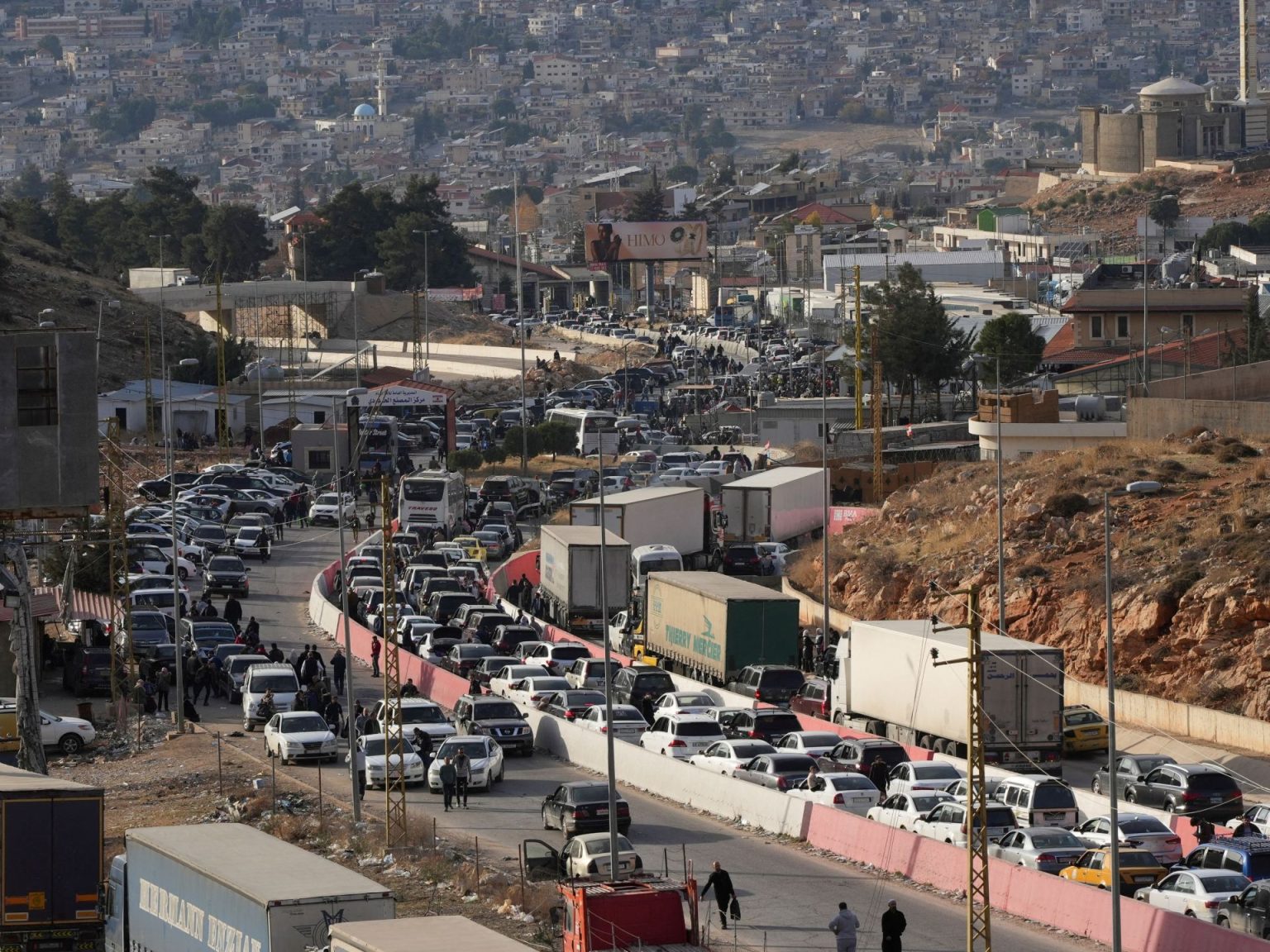 الأمم المتحدة تدعو إلى التريث بشأن عودة اللاجئين السوريين