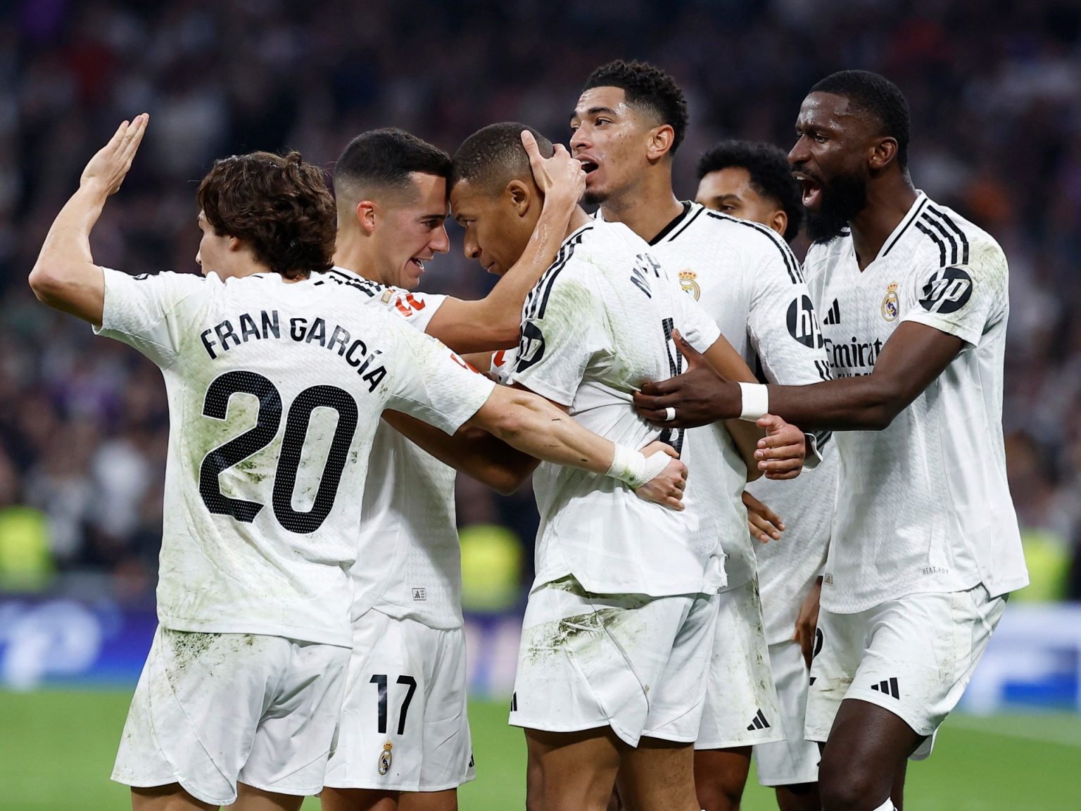 ريال مدريد يهيمن على التشكيلة المثالية لعام 2024