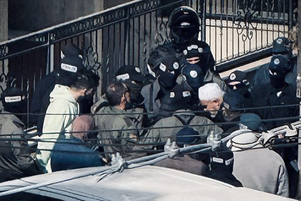 الشرطة الإسرائيلية تعتقل الشيخ رائد صلاح عقب دهم منزله